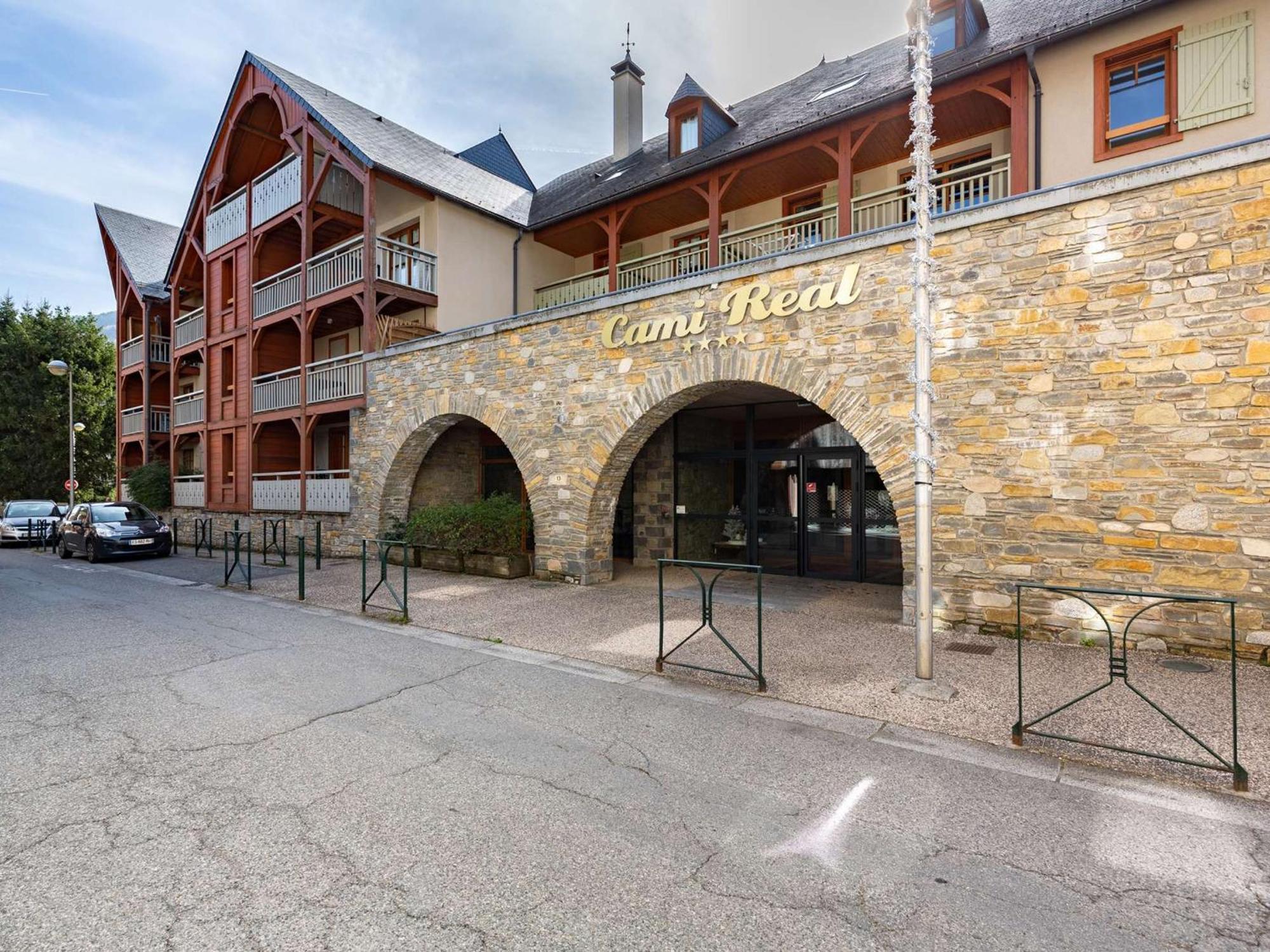 Appartement Duplex Centre Saint-Lary Avec Piscine, Sauna Et Parking - Fr-1-296-395 Exterior foto